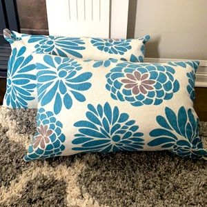 Decorative chair pillows